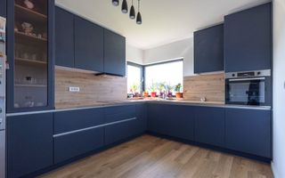 Casa moderna,4 camere, pompă de căldură si panouri fotovoltaice - Poză 3