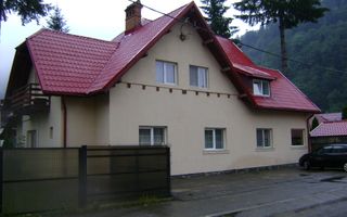 Pensiune de vanzare P+E Busteni - central - Poză 3