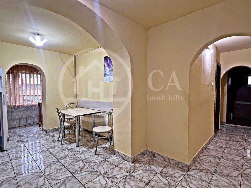 Apartament cu 3 camere de vanzare in zona Rogerius, Oradea - Poză 1