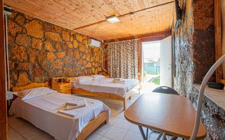 🏖️ Vama Veche – 2 vile turistice, 13 camere, afacere la cheie! - Poză 9