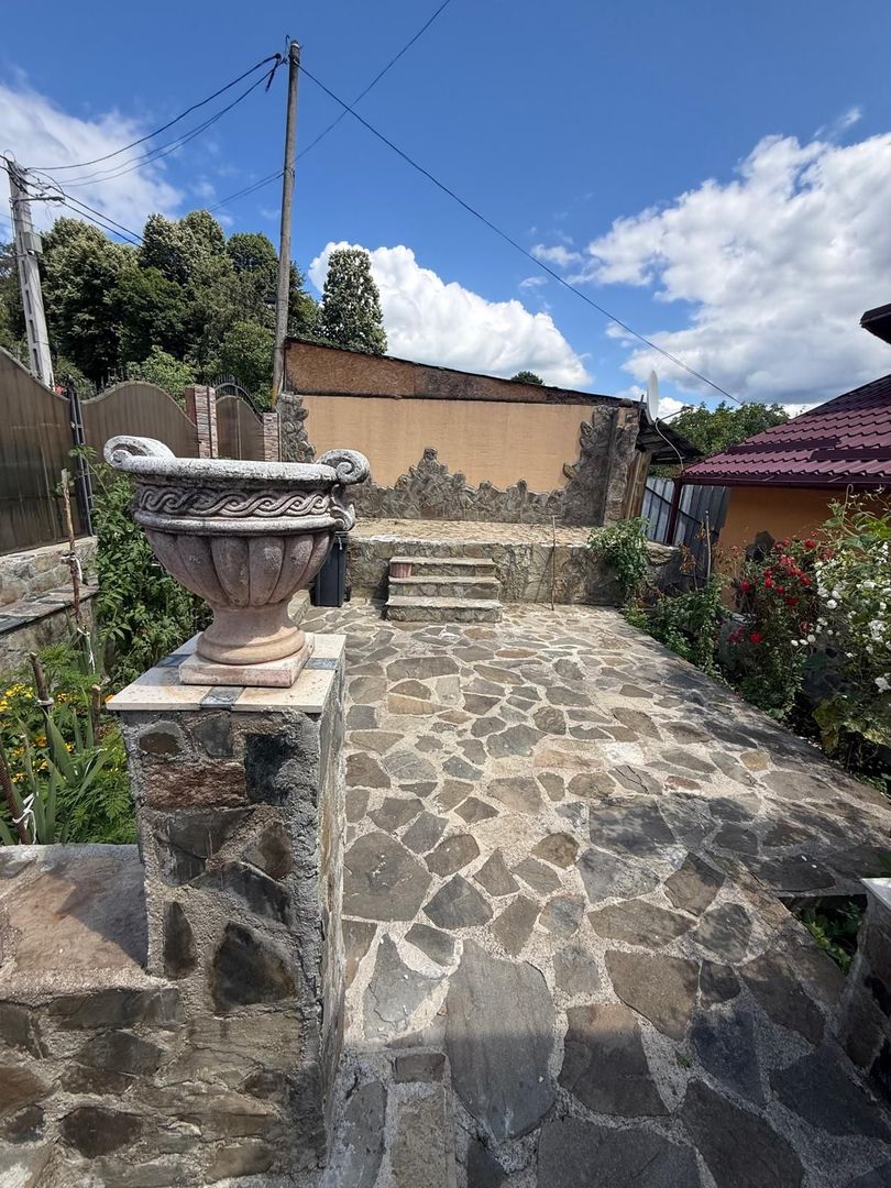 Vila S+P+1,+ garaj inchis + terasa si teren intravilan 6300 mp - Poză 39