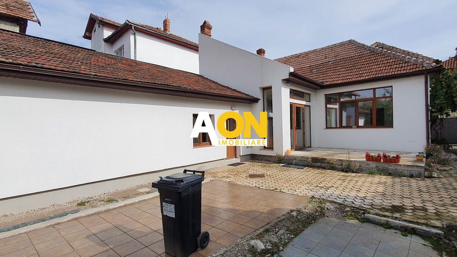 Casa 3 camere 2 bai renovata 655 mp teren Centru - Poză 2