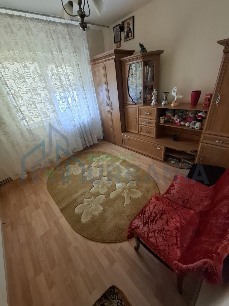 Apartament cu 2 cam D Dacia peste stradă de Biserică - Poză 6