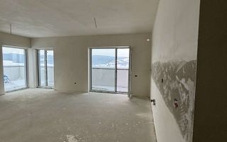 Apartament de 3 camere, 77mp + 50mp terasa, parcare, Baciu - Poză 2