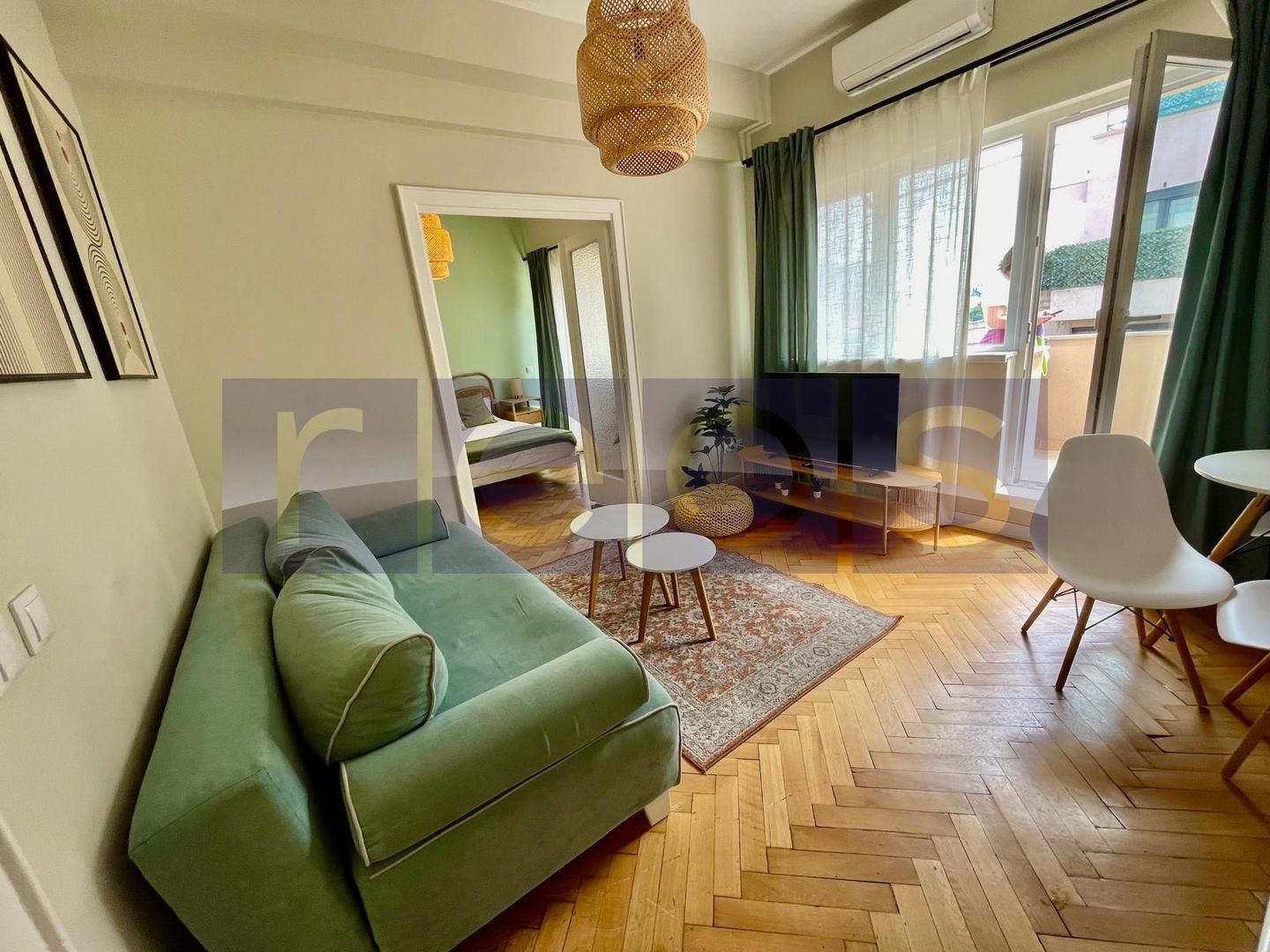 VANZARE APARTAMENT BOEM 2 CAMERE 50MP ULTRACENTRALA TERASA PANORAMICA - Poză 7