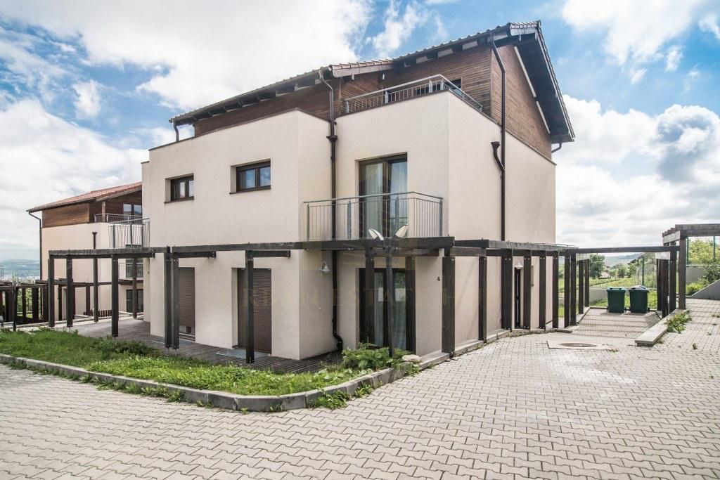 Vanzare Duplex, 214 mp, teren 300 mp, Europa - Poză 1