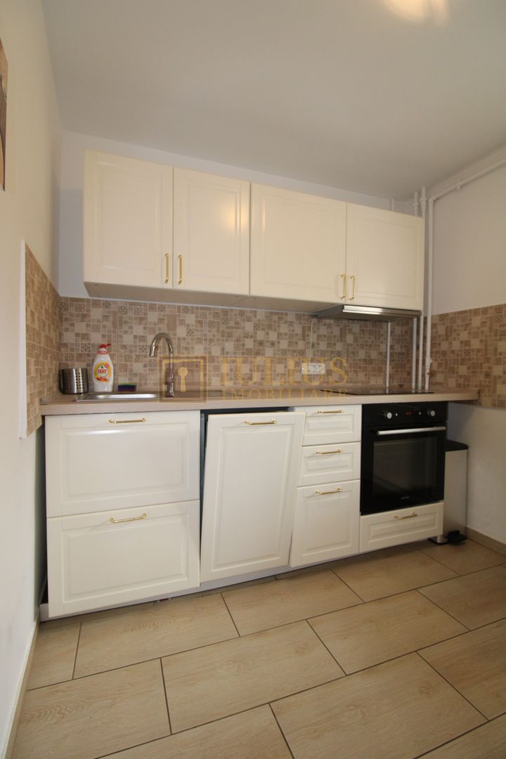 Zona Lunei, 3 camere, centrala proprie. - Poză 9