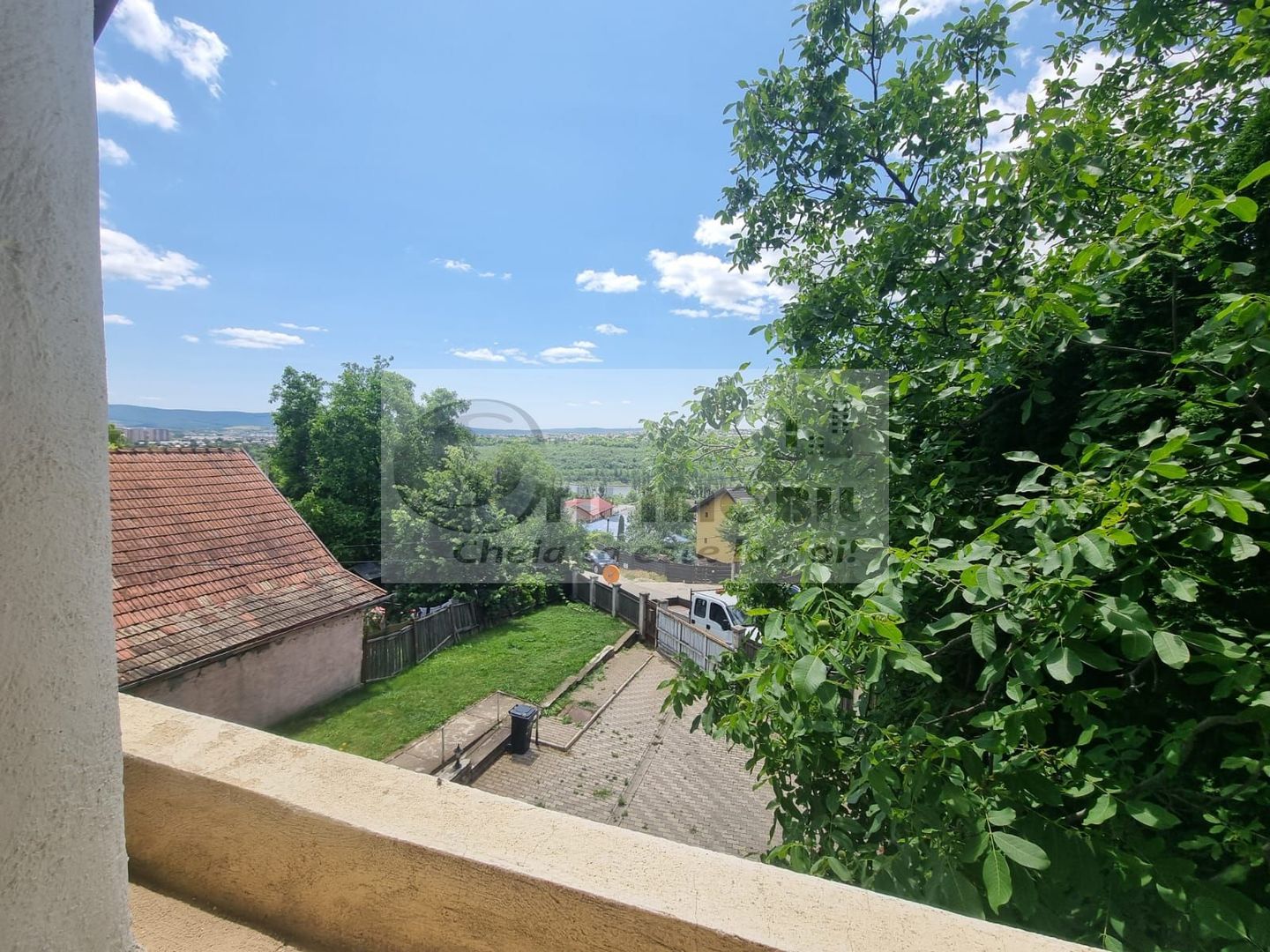 Casă pe trei niveluri, 264 mp utili + Foisor ,teren 2400 mp. - Poză 9