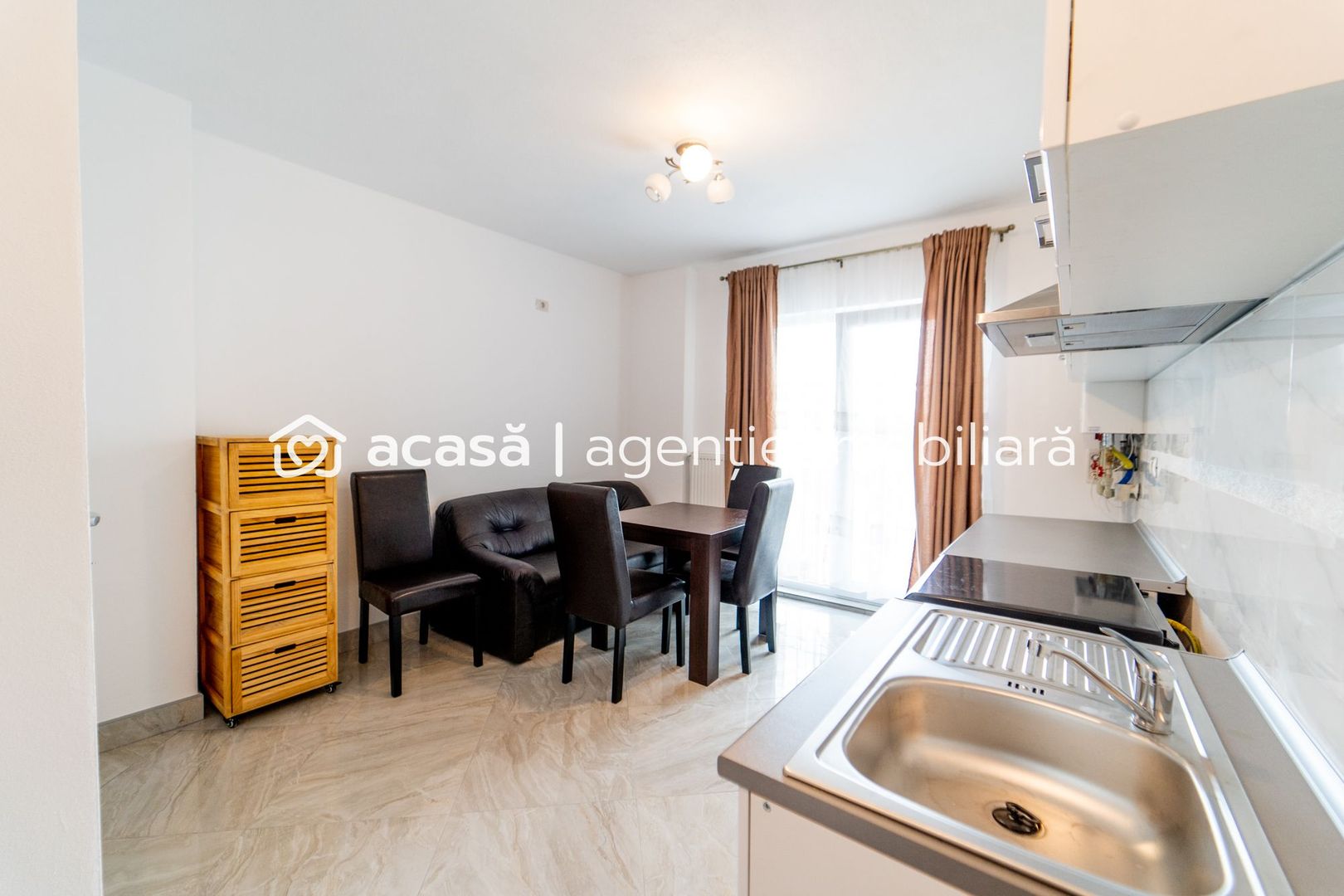 Apartament modern, pe str Tudor Vladimirescu Arad - Poză 2