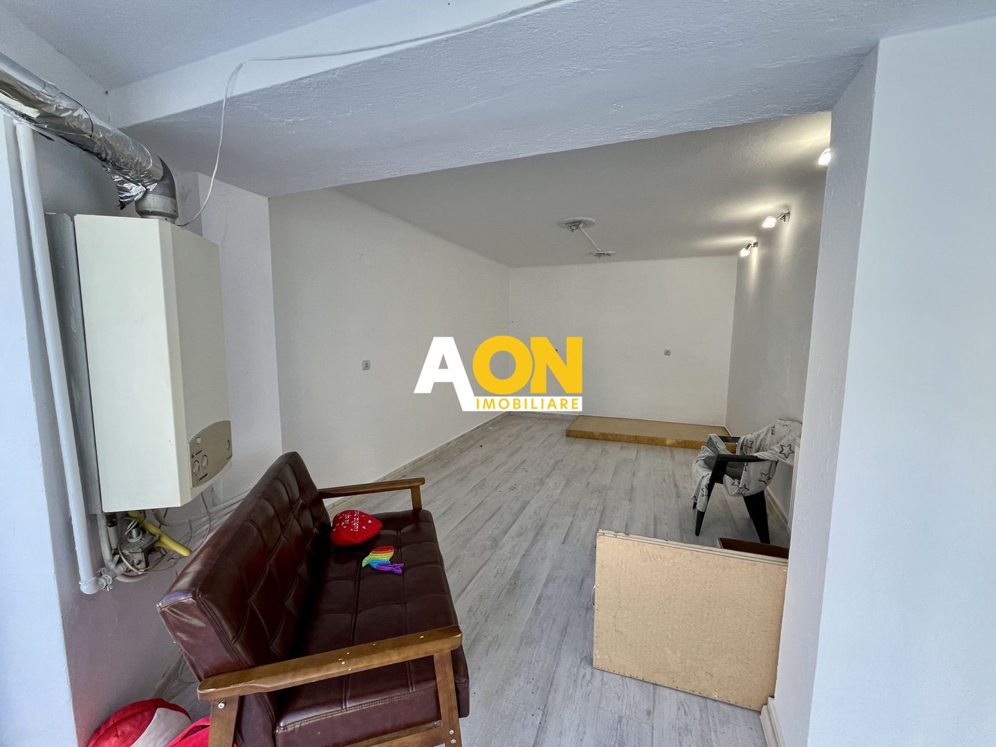 Spațiu Comercial, Trafic Pietonal Intens, Zona Cetate - Poză 2