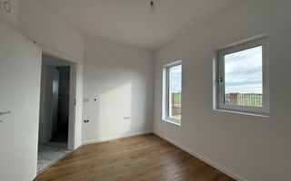 Duplex cu 4 camere si teren generos de 352 mp – Mosnita Noua - Poză 8