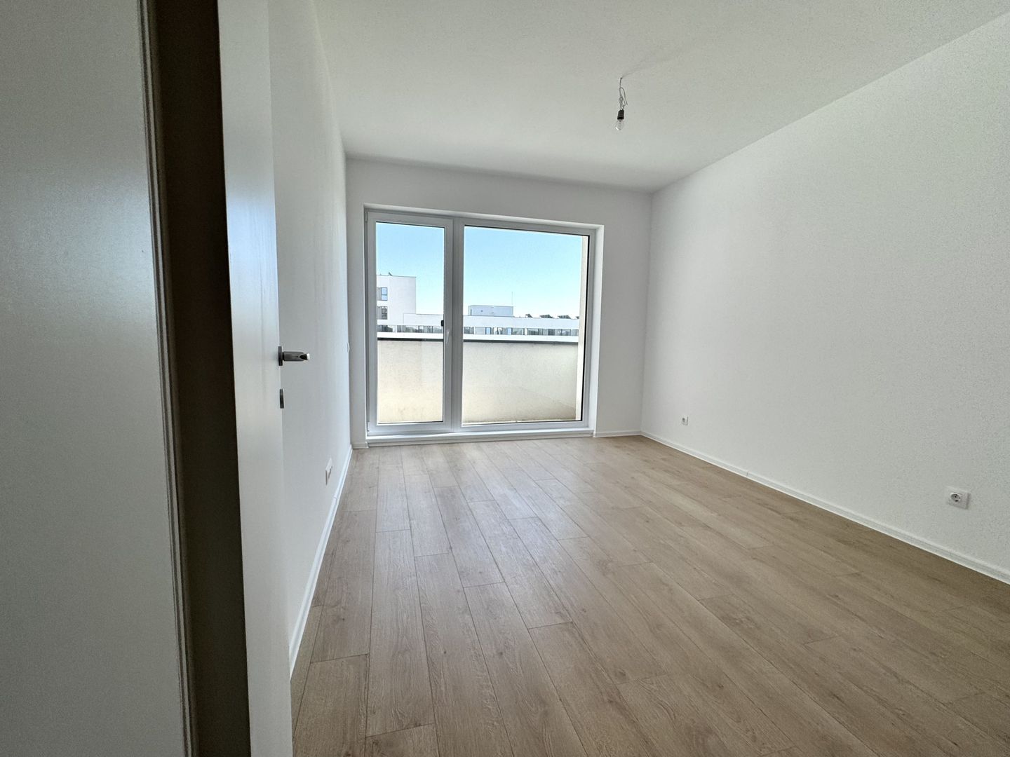 3 camere SU 74 mp + terasa 13.5 mp - Sector 1 - Poză 11