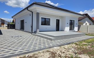 Casă 4 camere, 425 mp teren, panouri solare, cartier Orizont - Poză 1