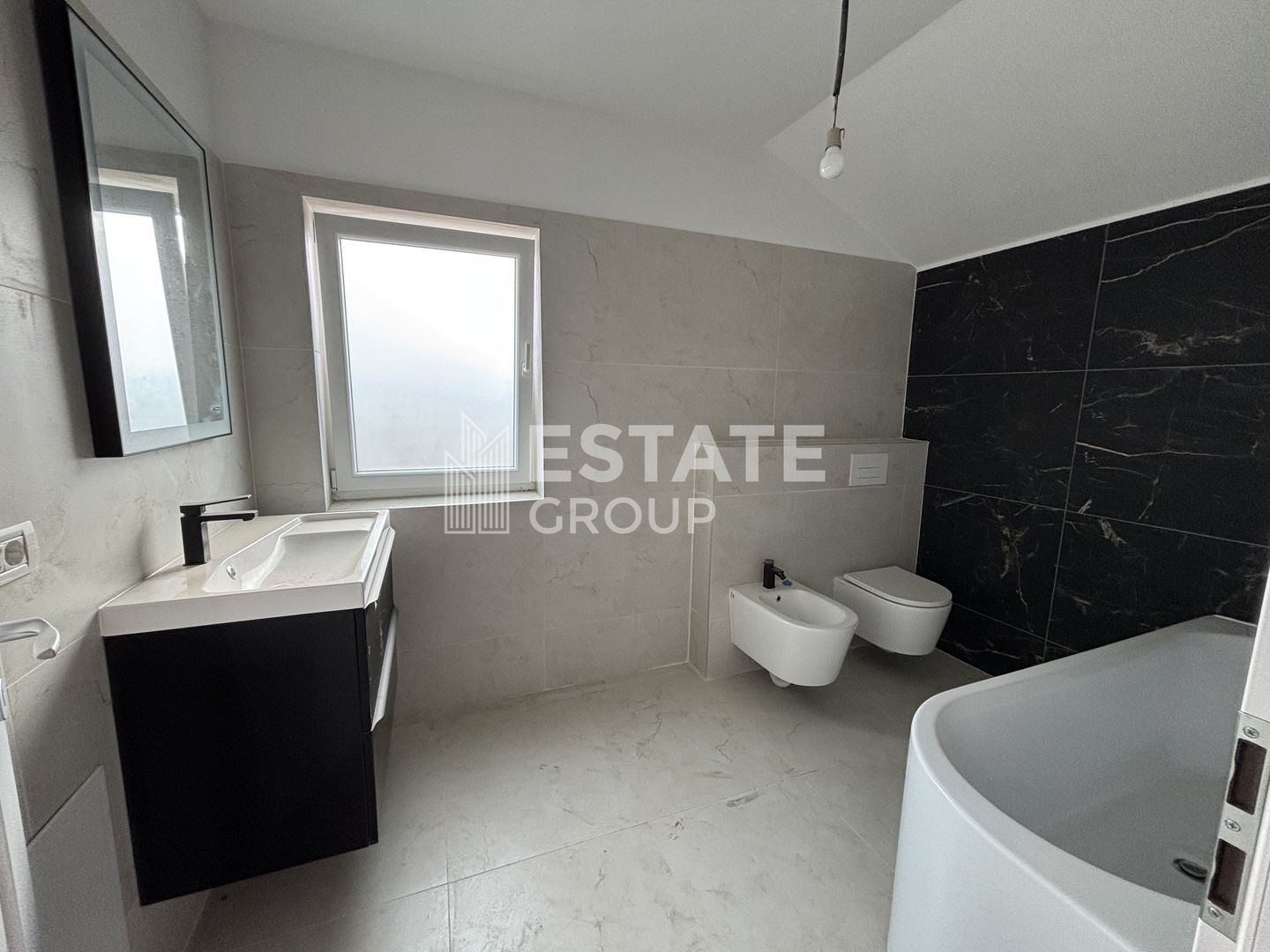 Casa individuala cu 5 camere in Mosnita Noua zona castel - Poză 6