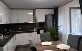 ageuropa.ro vinde apt. 2 cam RENOVAT 78mp utili etajul 1 în Micro 17. - Poză 3