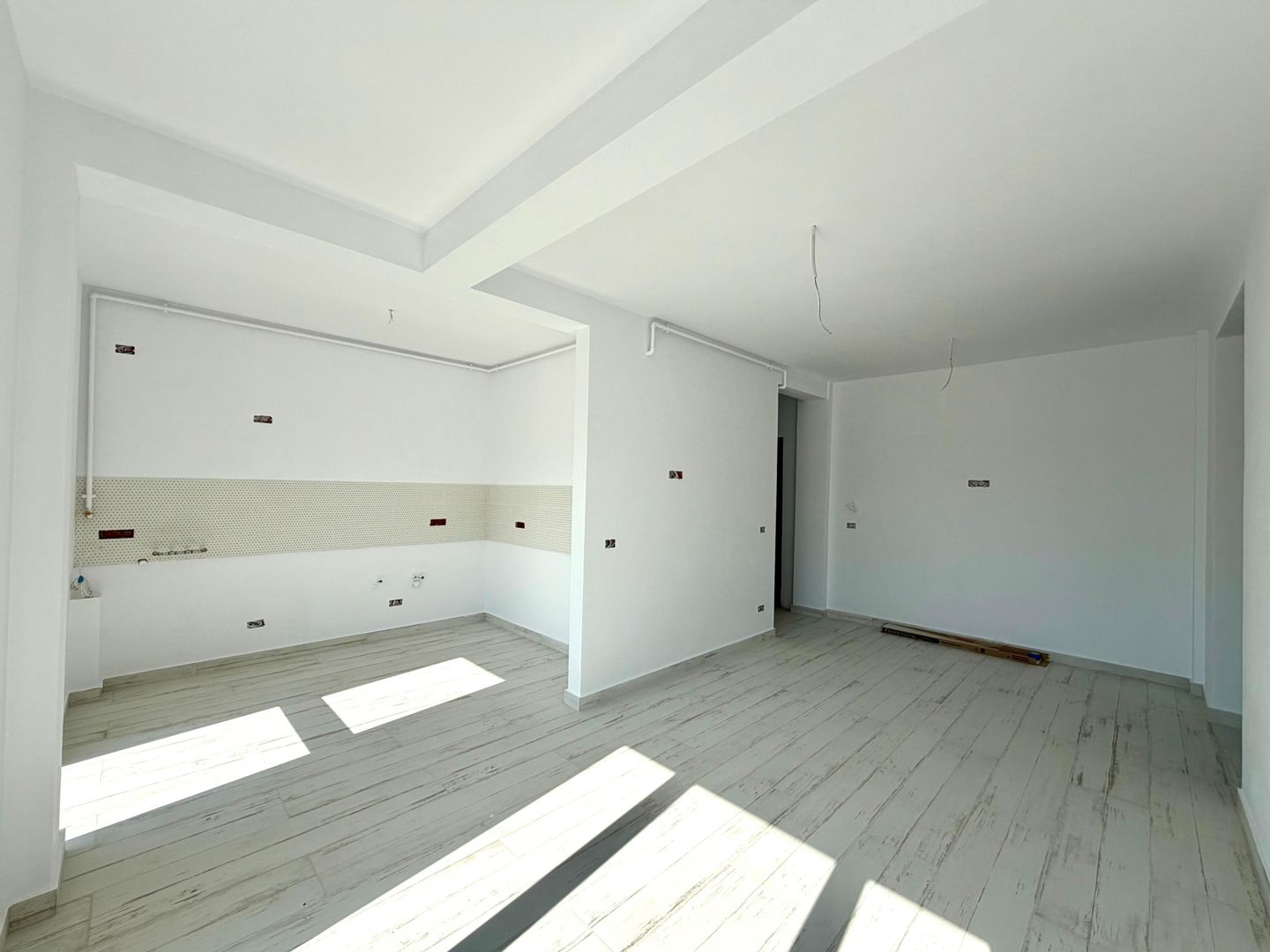 Apartament cu 3 camere - etaj intermediar - Giroc - Poză 1