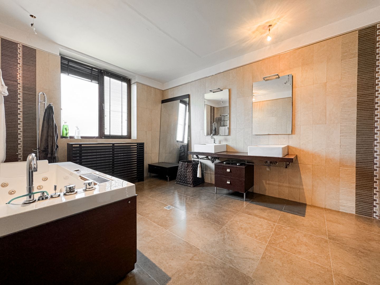 Vilă Individuală Premium | 11 Camere | Zona Pipera - Iancu Nicolae - Poză 22