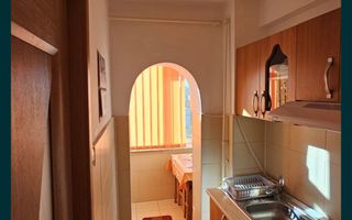 Vand garsoniera luminoasa in zona City Park Renovata, mobilata/utilata - Poză 4