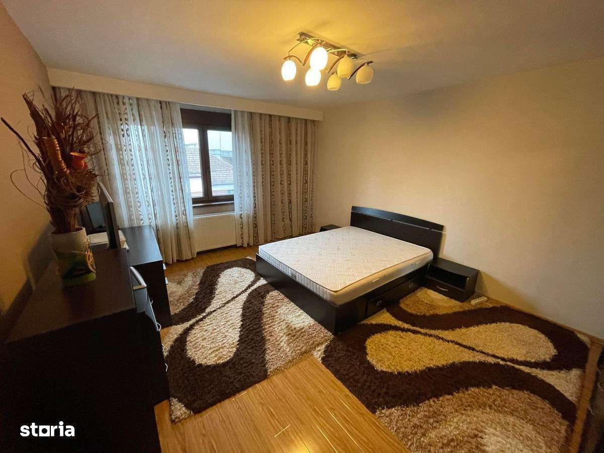 Vand casa semicentrala zona stadionului Olimpia - Poză 3