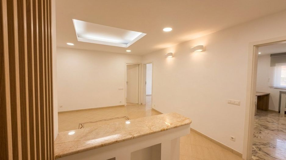 Apartament decomandat în centrul Bucureștiului - Poză 3