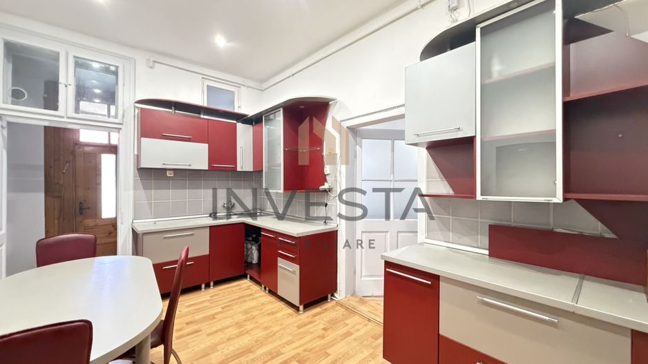 Casa cu 4 camere de inchiriat cu 2 locuri de parcare, zona 7 Strazi - Poză 3