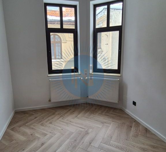 Spațiu de birouri in vila demisol etaj 1 si mansarda - Poză 6