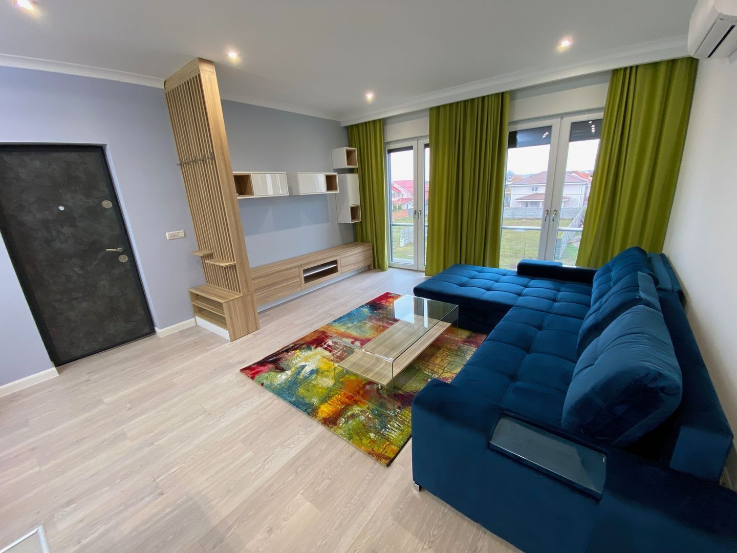 Apartament la prima inchiriere  în Dumbravita - Poză 1