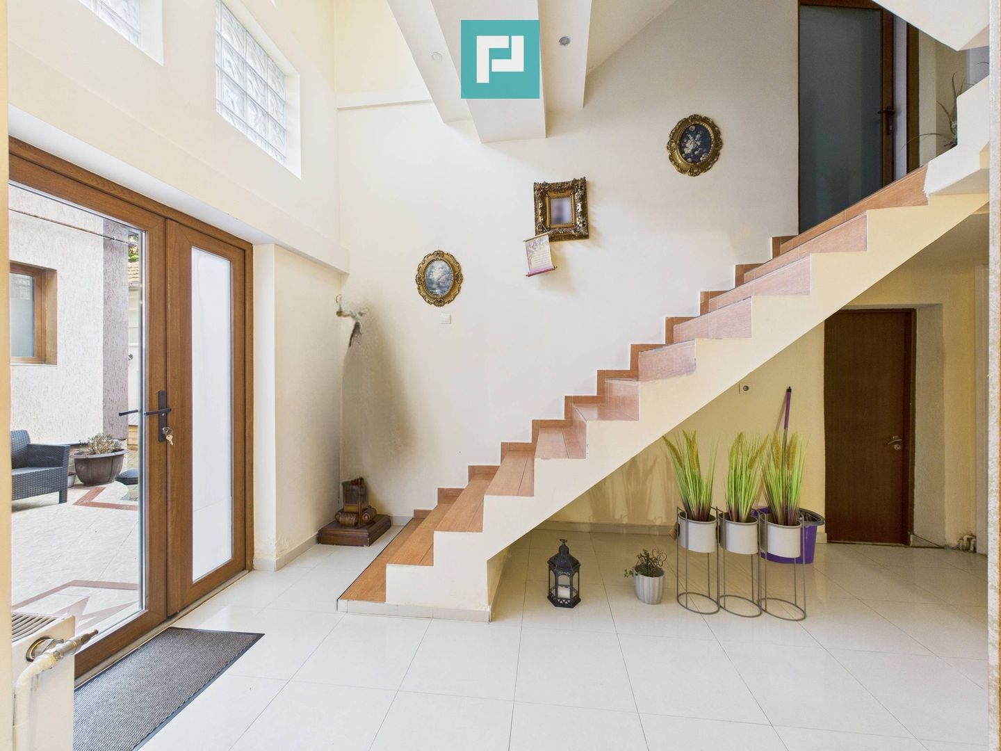 Casă cu spațiu comercial Arad, calea Aurel Vlaicu - Poză 9