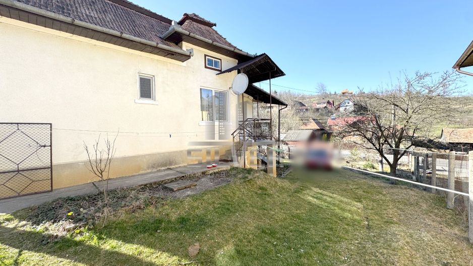 Casa pe 3 niveluri cu teren de 1900 mp in Com. Baisoara. - Poză 5