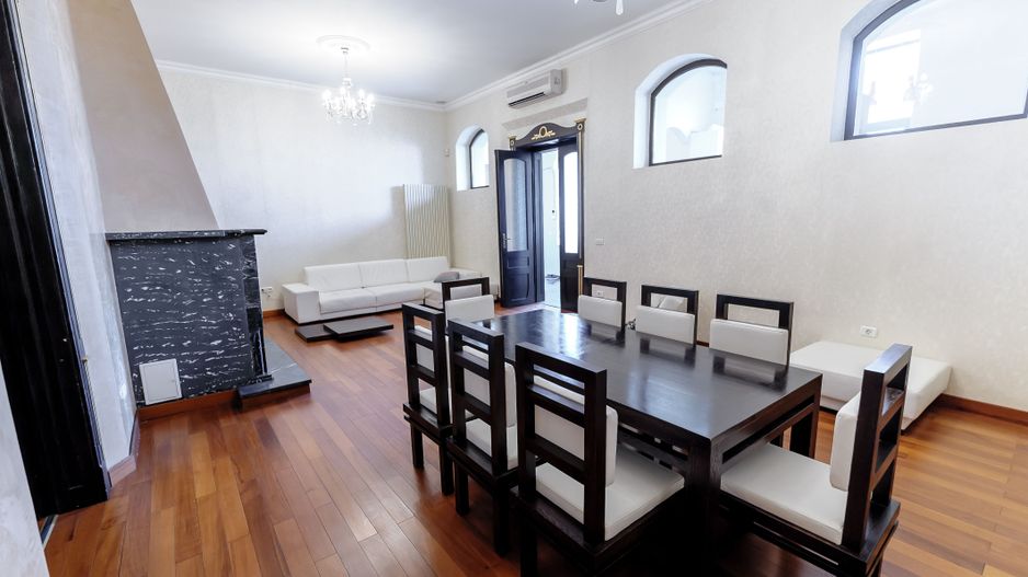 Apartament deosebit cu 4 camere, strada Cloșca - Poză 3