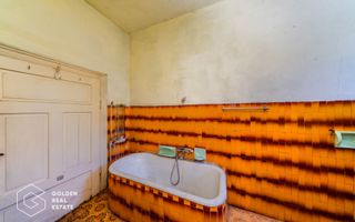 Casa individula cu 5 camere, zona central - Poză 12