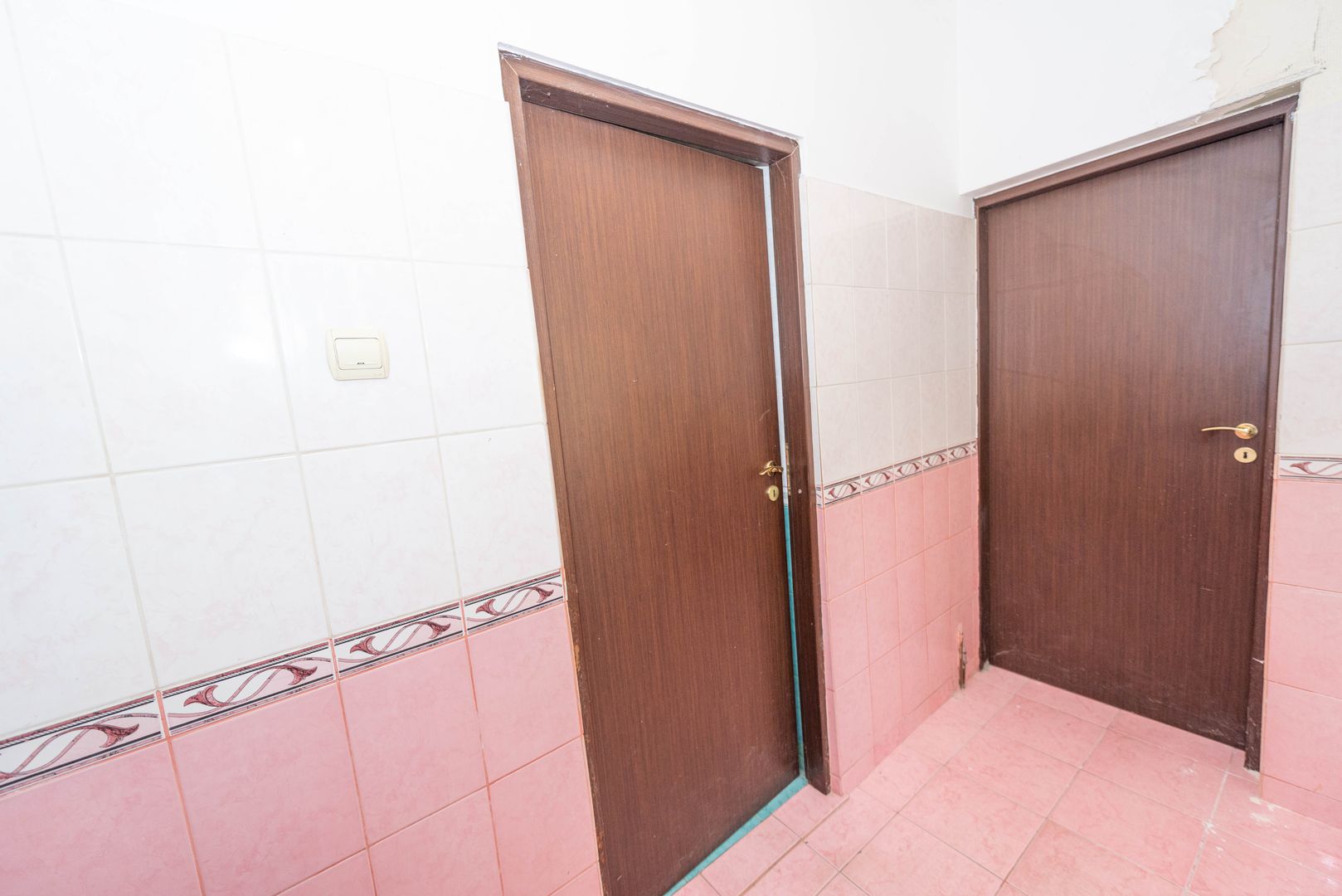 Apartament 3 camere de vanzare, in vila, 83 mp - Poză 21