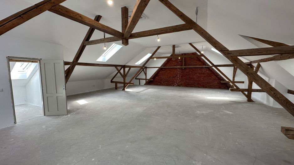 Clădire de birouri/ clinica zona Centrală - Poză 24