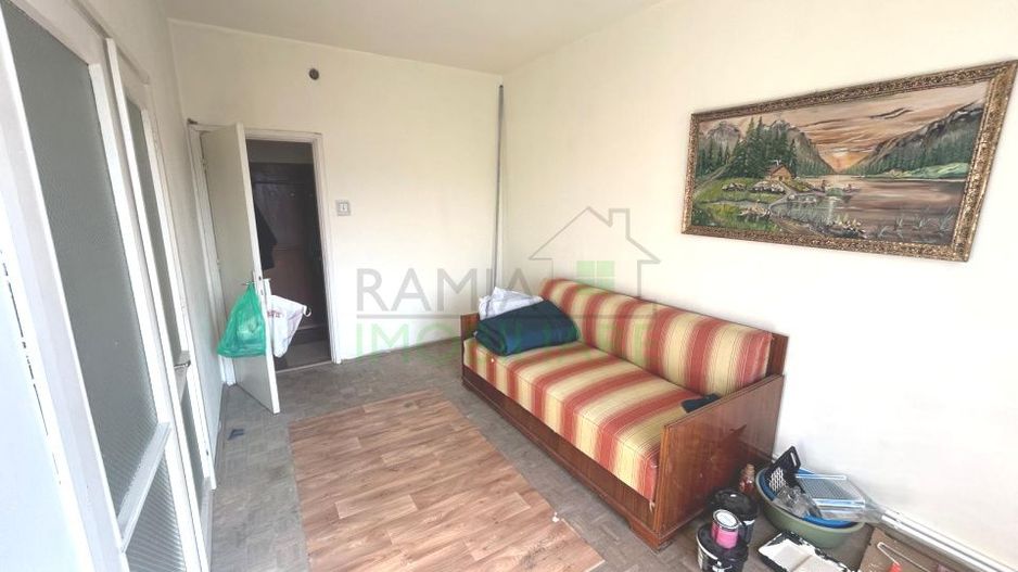 Apartament 2 camere decomandat Tractorul etaj 3 centrală termică nouă - Poză 3
