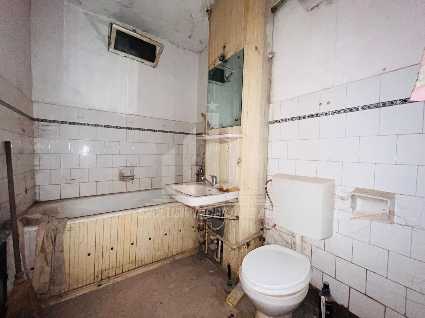 Apartament cu 2 camere decomandate, Cetate - Poză 4
