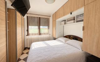 Vila de vanzare mobilata-5 camere-PANOURI SOLARE-300 M DE STV - Poză 7
