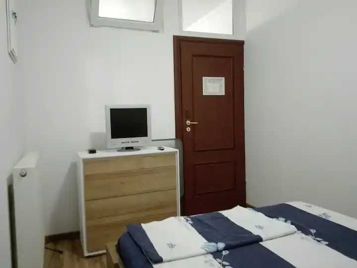 Apartament cu 2 camere- ultracentral - Poză 4