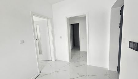 Apartament 2 camere decomandate, etaj 1