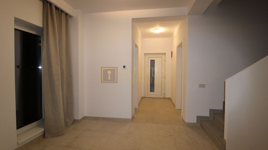 Casa parter + etaj, 3 camere 2 bai terasa gradina gazon prima inchiriere - Poză 3