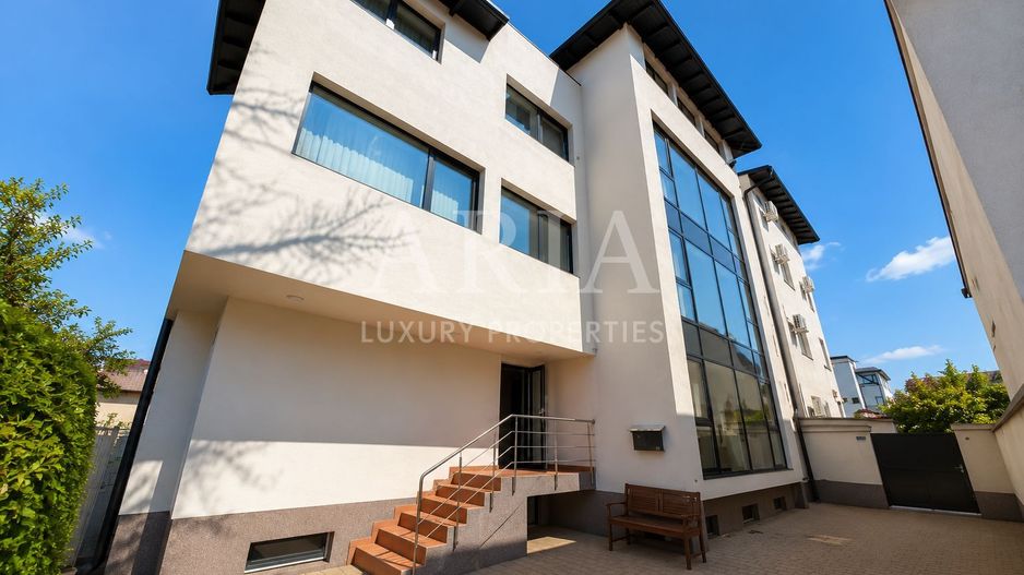 Clădire multifuncțională | Aproximativ 800 mp | Renovată integral în 2024 - Poză 1