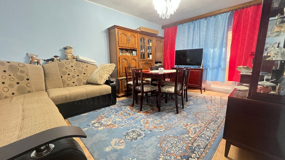 Apartament 3 camere – Etaj 2/4 – Zona de jos - Poză 1