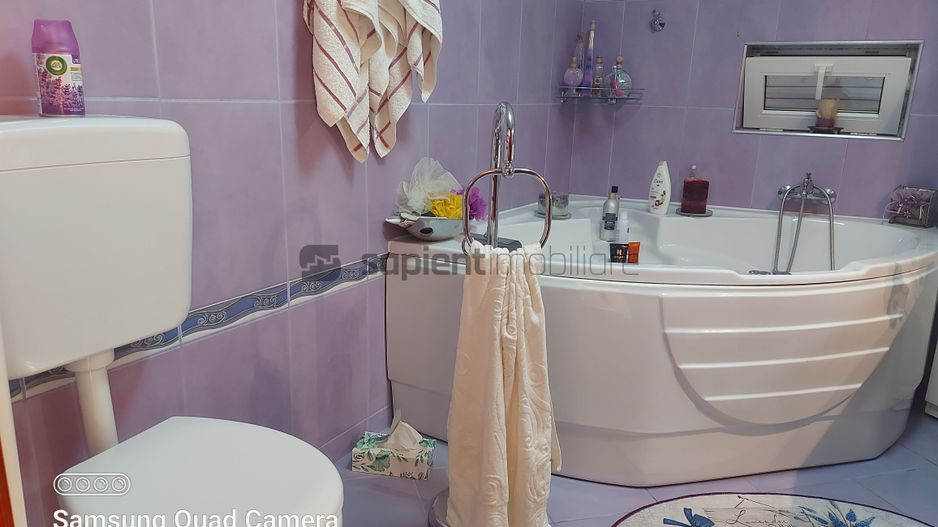 Casa lux cu 5 camere in Rontau - Poză 20