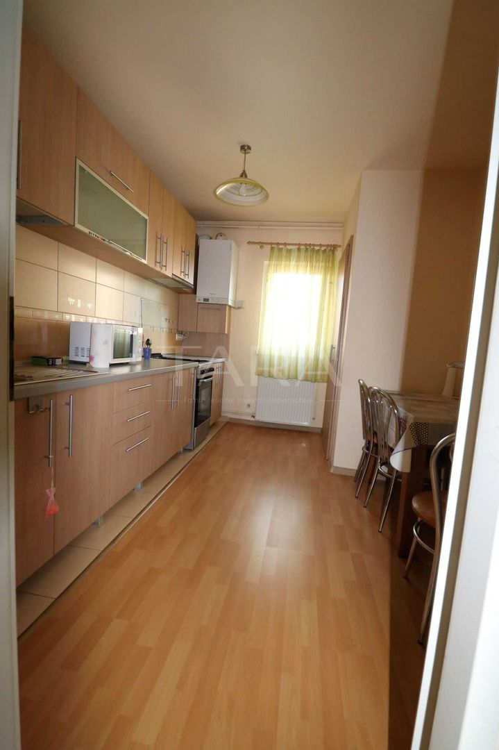 Apartament cu 3 camere, decomandat, în zona Pietei Zorilor! - Poză 2