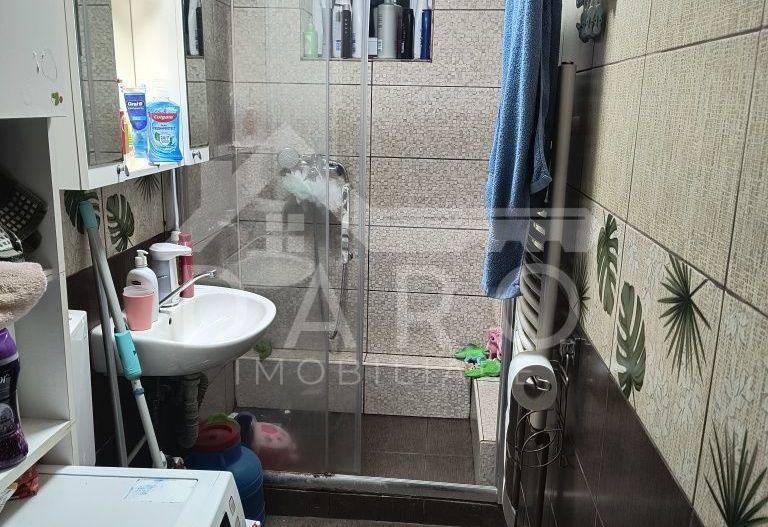 Vindem apartament in cartieul Dambu - Poză 3