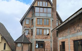 Pensiune de vânzare în Rânca – oportunitate rară lângă pârtia M1 - Poză 7