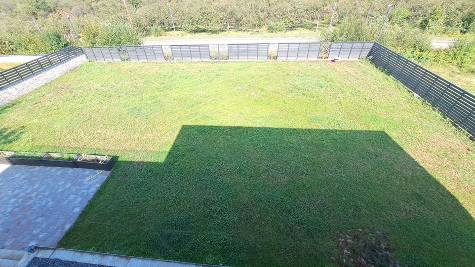 Casa cu piscina interioara si priveliste catre Cetatea Cisnadioarei - Poză 4