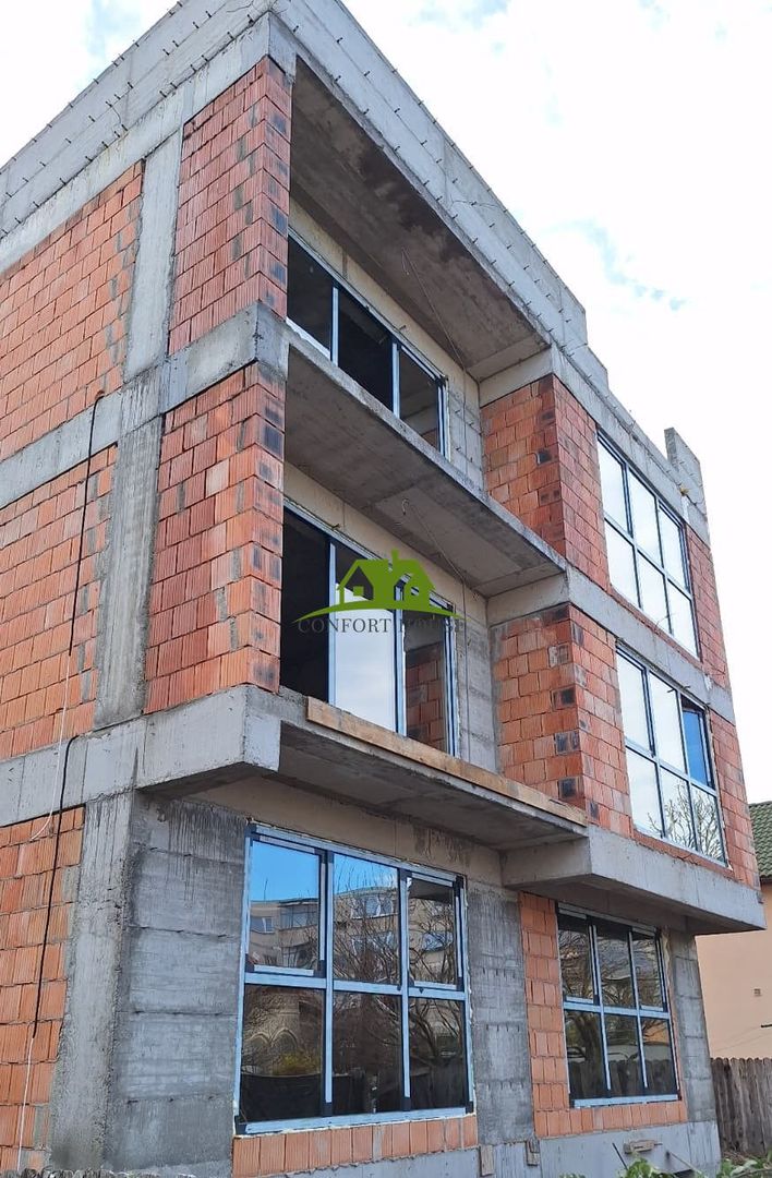 Ap.3 Cam.Nr.1 la ET.1 BL.Nou, cartier Traian-Cecilia Storck , Rm.VL - Poză 3