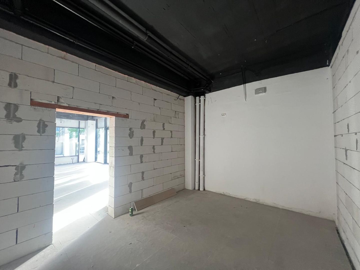 SPATIU COMERCIAL NOU CU MULTIPLE DESTINATII zona LIPOVEI - Poză 1