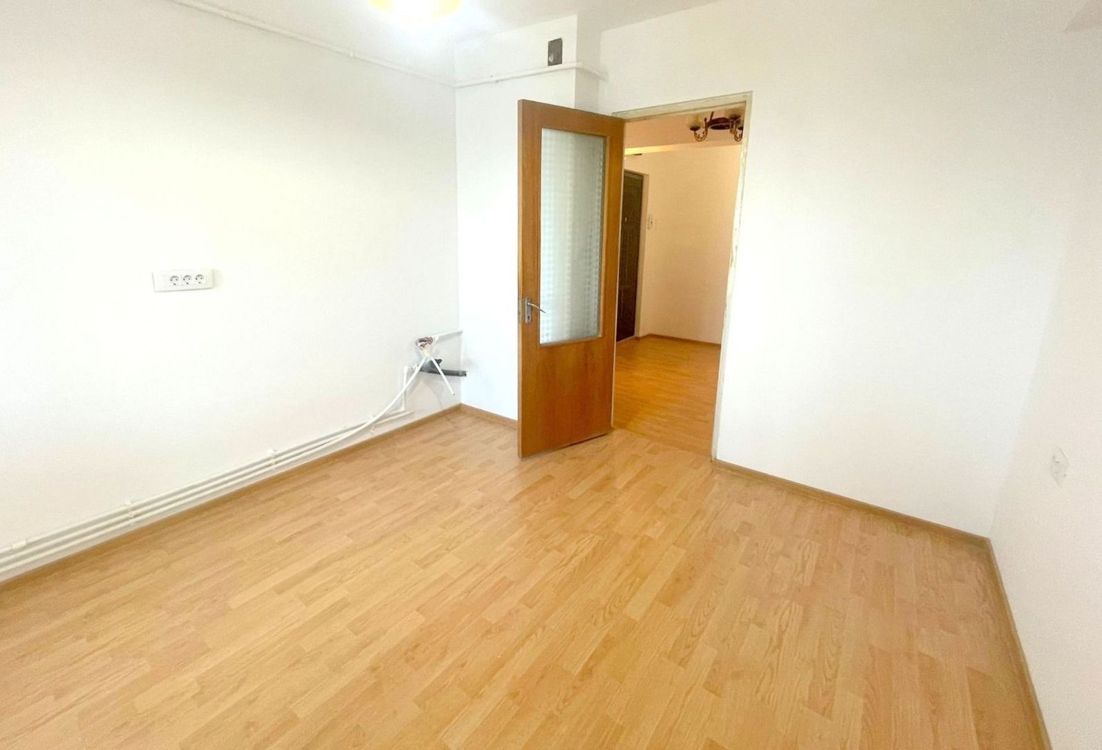 De vanzare – Apartament 3 camere   -R-uri -  Mazepa 1 - Poză 3