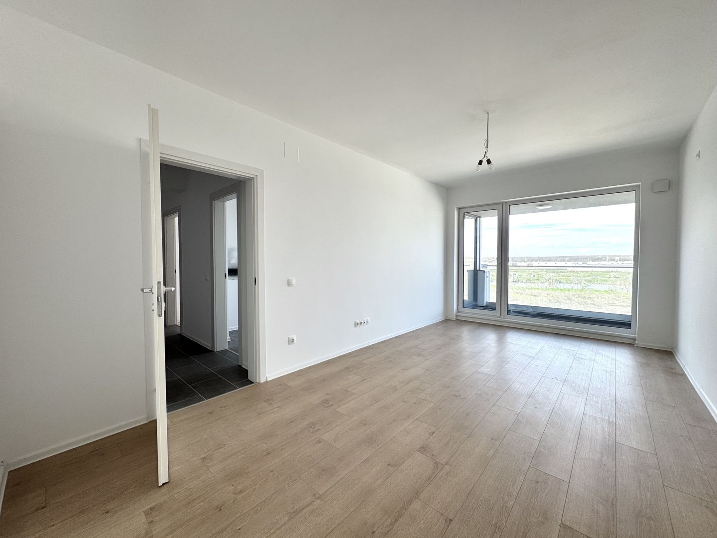 Apartament cu 2 camere, etaj 3/6, orientare Nord - Lac Straulesti - Poză 12